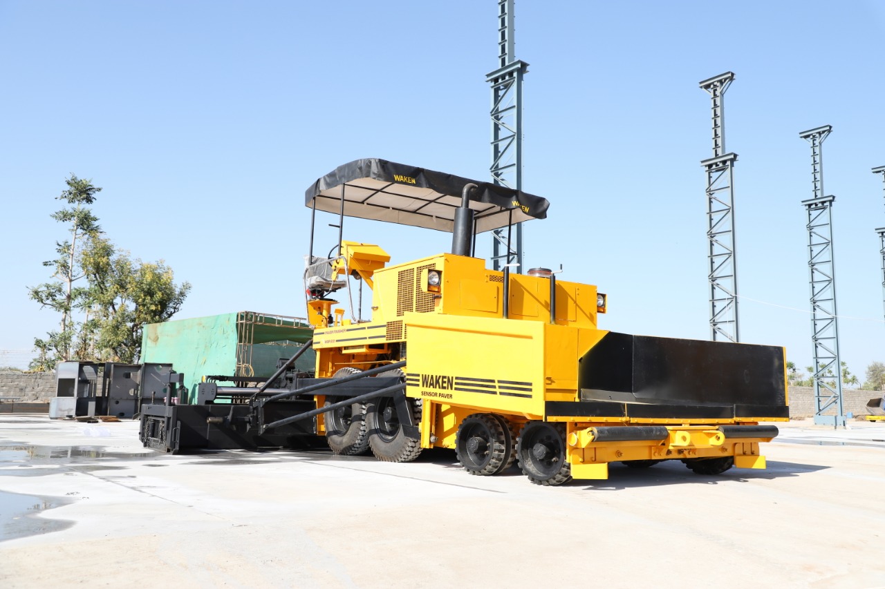 Semi Sensor Paver Finisher