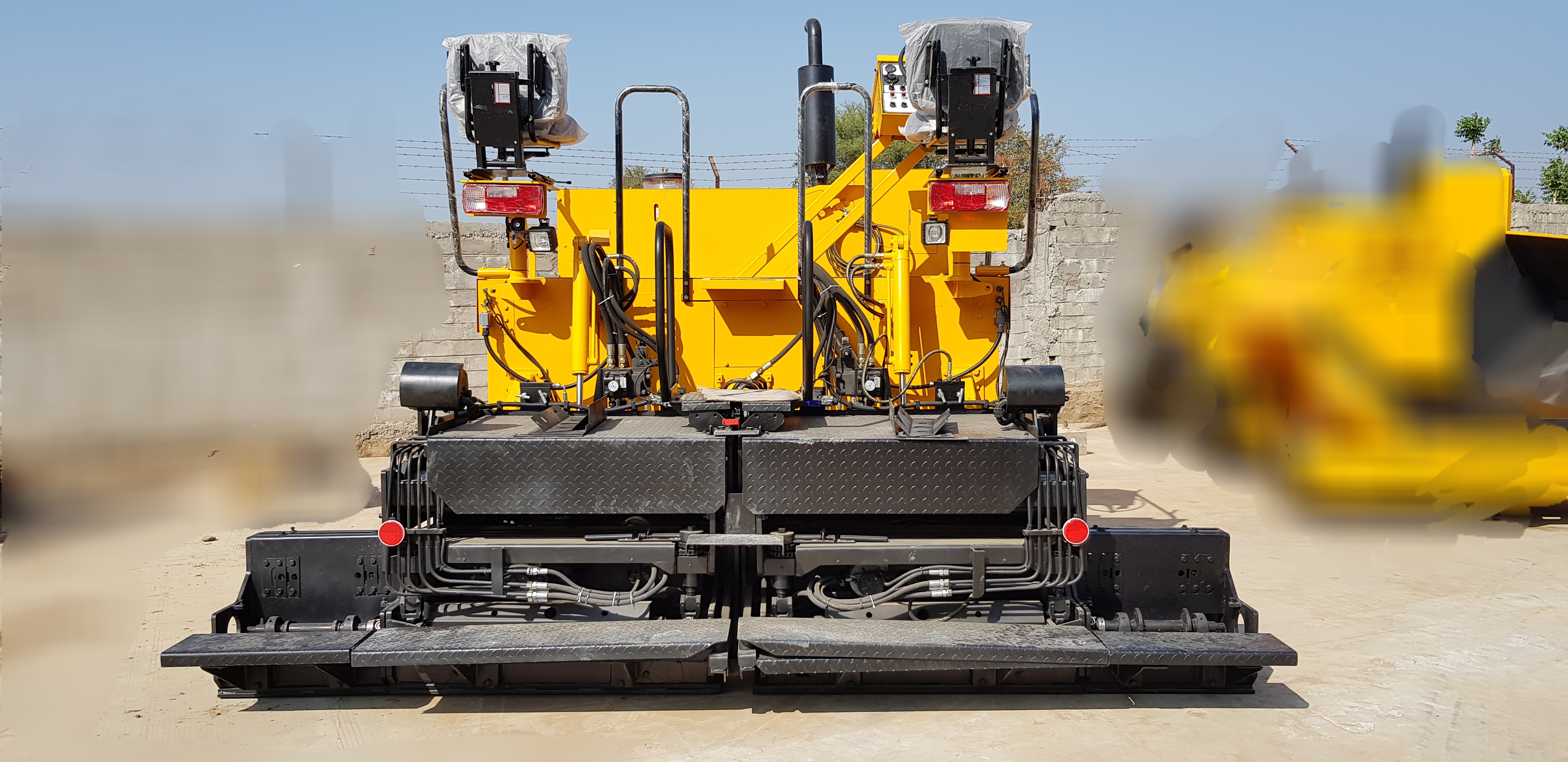 Innovative Sensor-controlled Paving Machines
